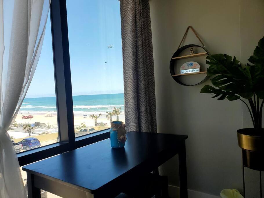 Cozy And Stylish Oceanview Studio On The Beach Daytona Beach Exterior photo